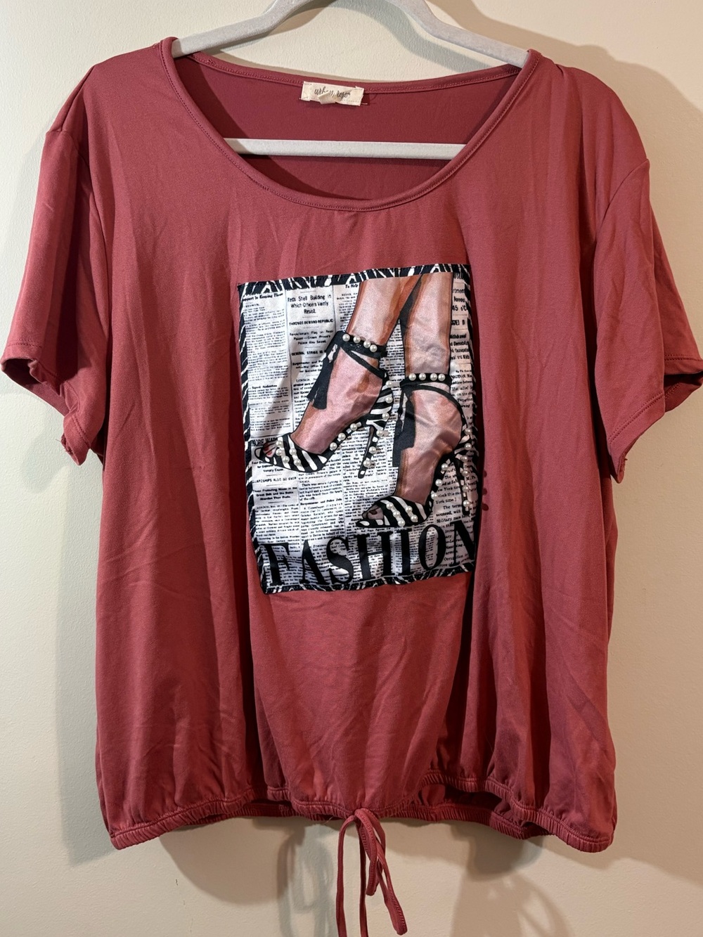 Urban Rose T-shirt women’s 2X‎ short-sleeve high heels over newspaper FASHION